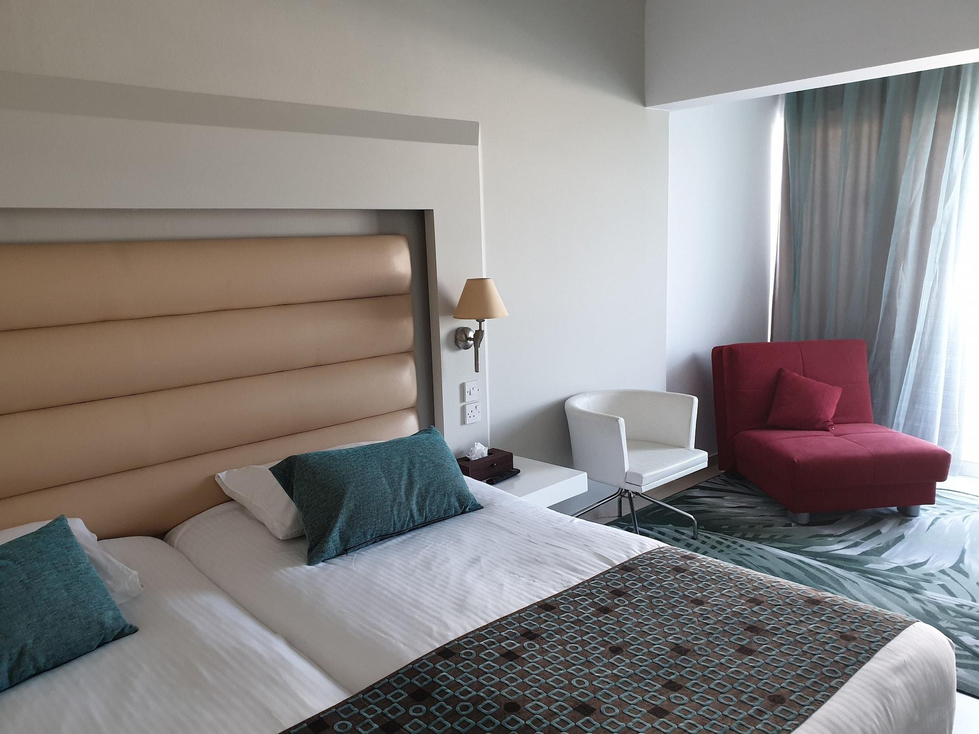 Otel Leonardo Cypria Bay